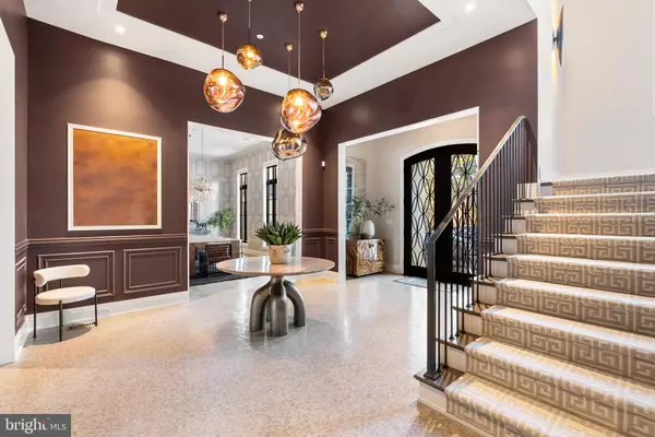 Bethesda, MD 20817,8913 HOLLY LEAF LN