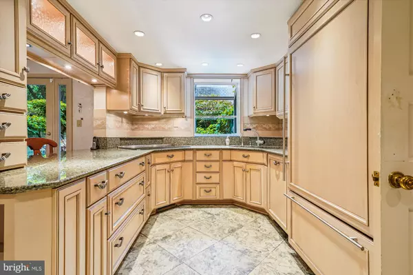 Mclean, VA 22101,702 BELGROVE RD