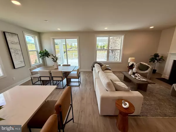 Royersford, PA 19468,403 EMMITT