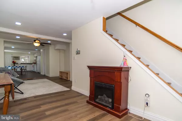 Trenton, NJ 08611,813 2ND ST