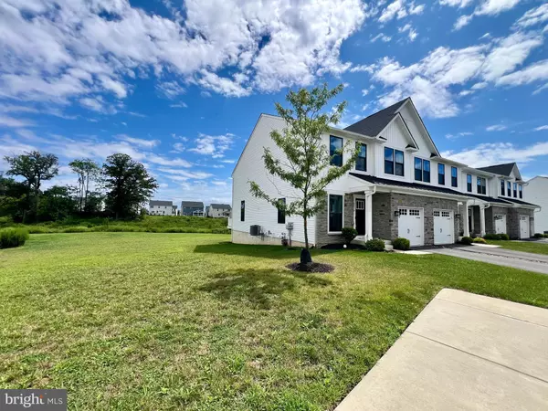 8030 MILLTOWN CIR, Cheltenham, PA 19012