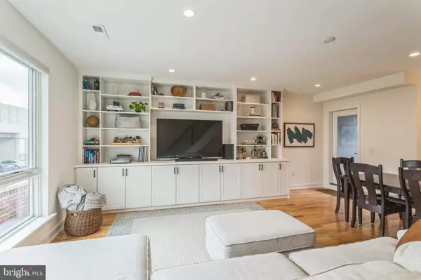 Philadelphia, PA 19125,407 SALMON ST