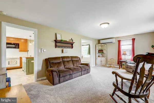 Ephrata, PA 17522,306 SPRING GLEN DR