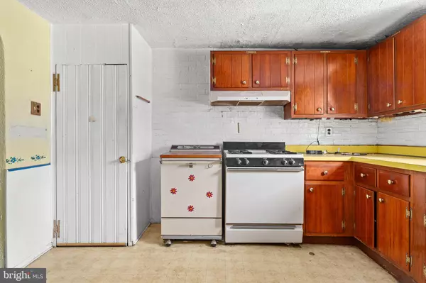 Philadelphia, PA 19127,144 SHURS LN