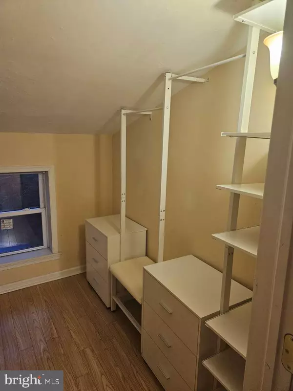 Conshohocken, PA 19428,106 POWERS AVE