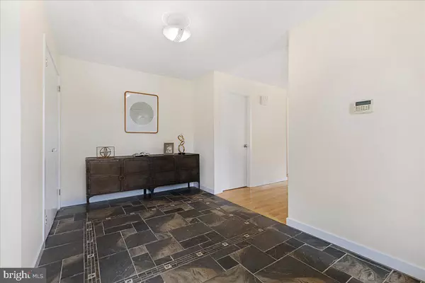 Princeton Junction, NJ 08550,24 HEREFORD DR