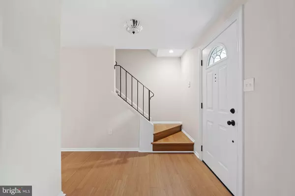 Centreville, VA 20121,6361 WOODLAND RIDGE CT