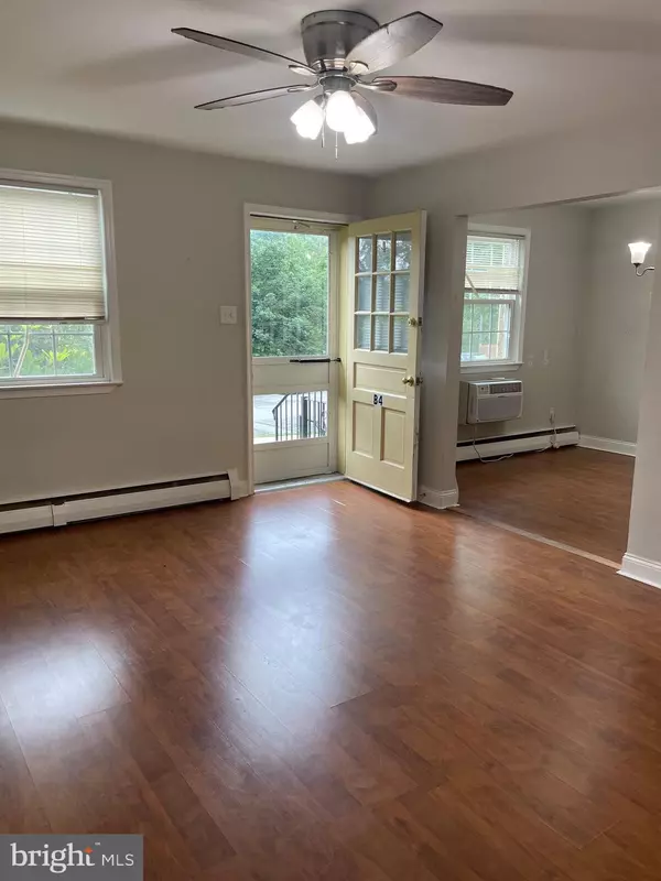 West Chester, PA 19382,207 WALNUT HILL RD #B4