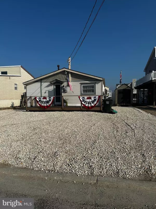 Tuckerton, NJ 08087,24 ANGLERS RD