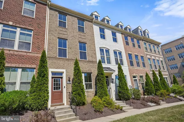 3732 COMMODORE JOSHUA BARNEY DR NE, Washington, DC 20018