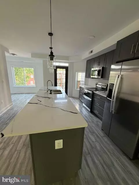 Washington, DC 20010,612 ROCK CREEK CHURCH RD NW #B