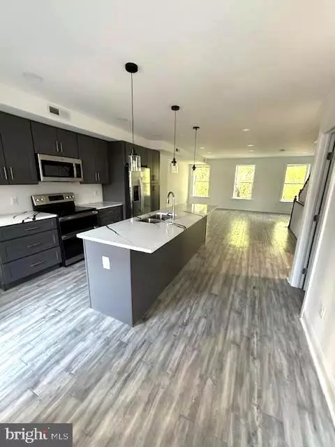 Washington, DC 20010,612 ROCK CREEK CHURCH RD NW #B