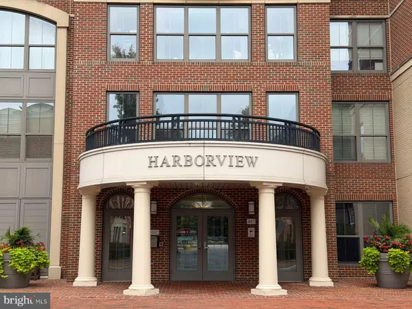 Woodbridge, VA 22191,485 HARBOR SIDE ST