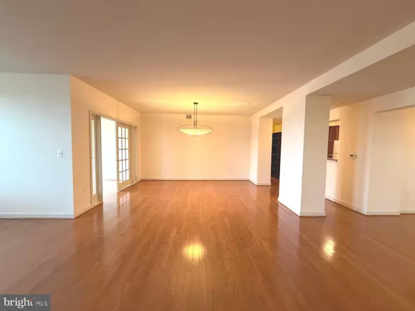 Woodbridge, VA 22191,485 HARBOR SIDE ST