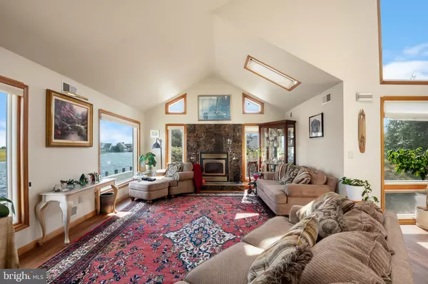 Forked River, NJ 08731,709 RICHMOND DR