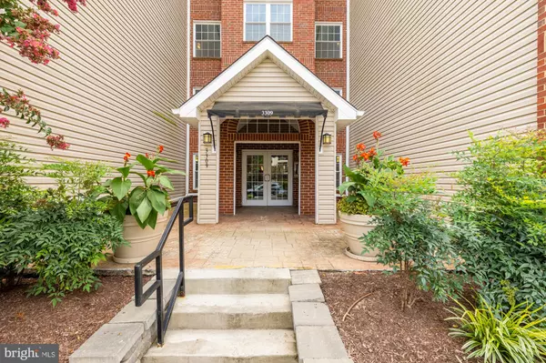 Alexandria, VA 22302,3309 WYNDHAM CIR #3180