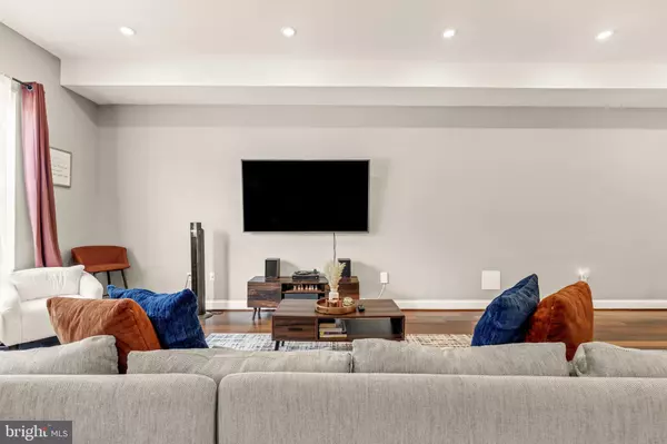 Washington, DC 20020,2306 16TH ST SE