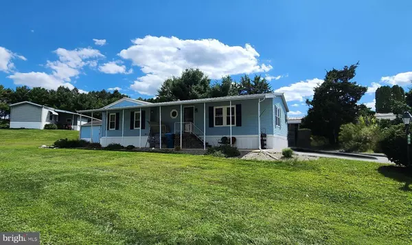 908 KELLY DR, Mount Wolf, PA 17347