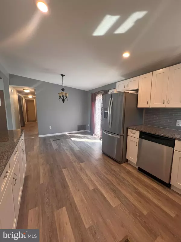 Mount Wolf, PA 17347,908 KELLY DR
