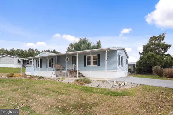 908 KELLY DR, Mount Wolf, PA 17347