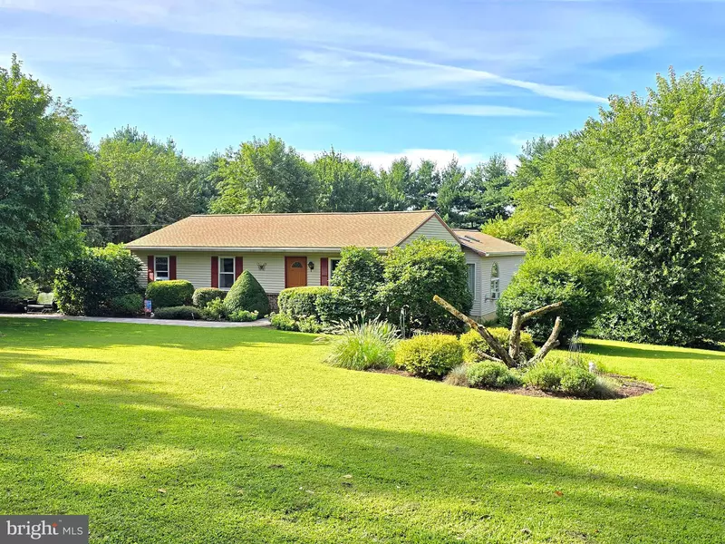 184 FRY RD, Fleetwood, PA 19522