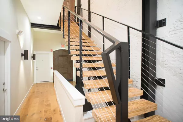 Philadelphia, PA 19147,705-7 S 5TH ST #304