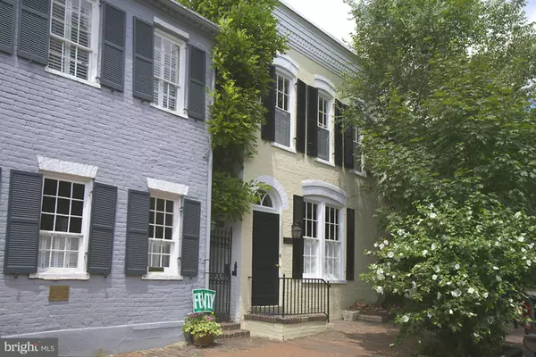 1530 33RD ST NW, Washington, DC 20007