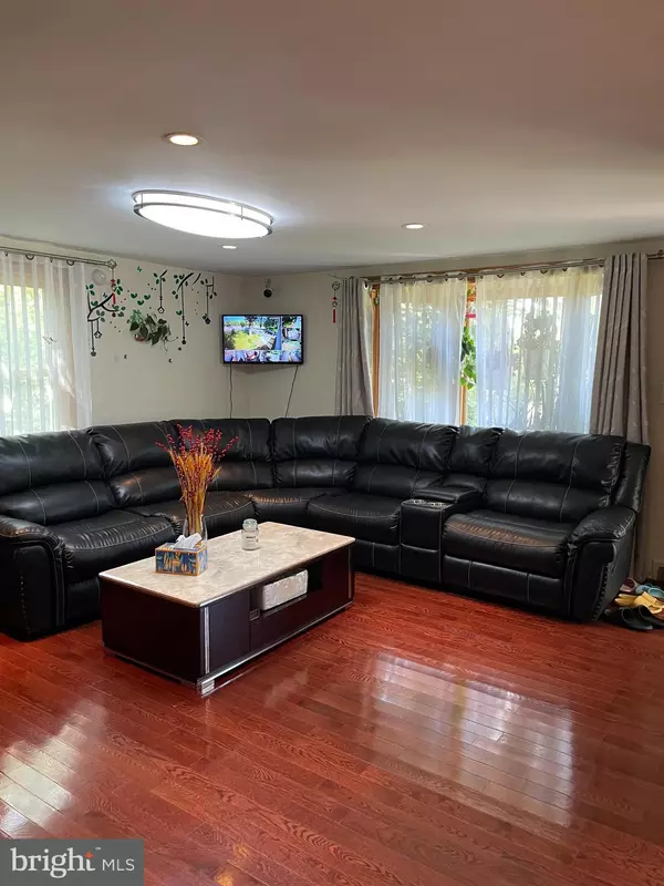 Princeton Junction, NJ 08550,43 WALLACE RD