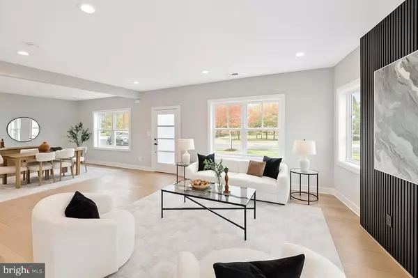 Alexandria, VA 22307,6934 COLUMBIA DR