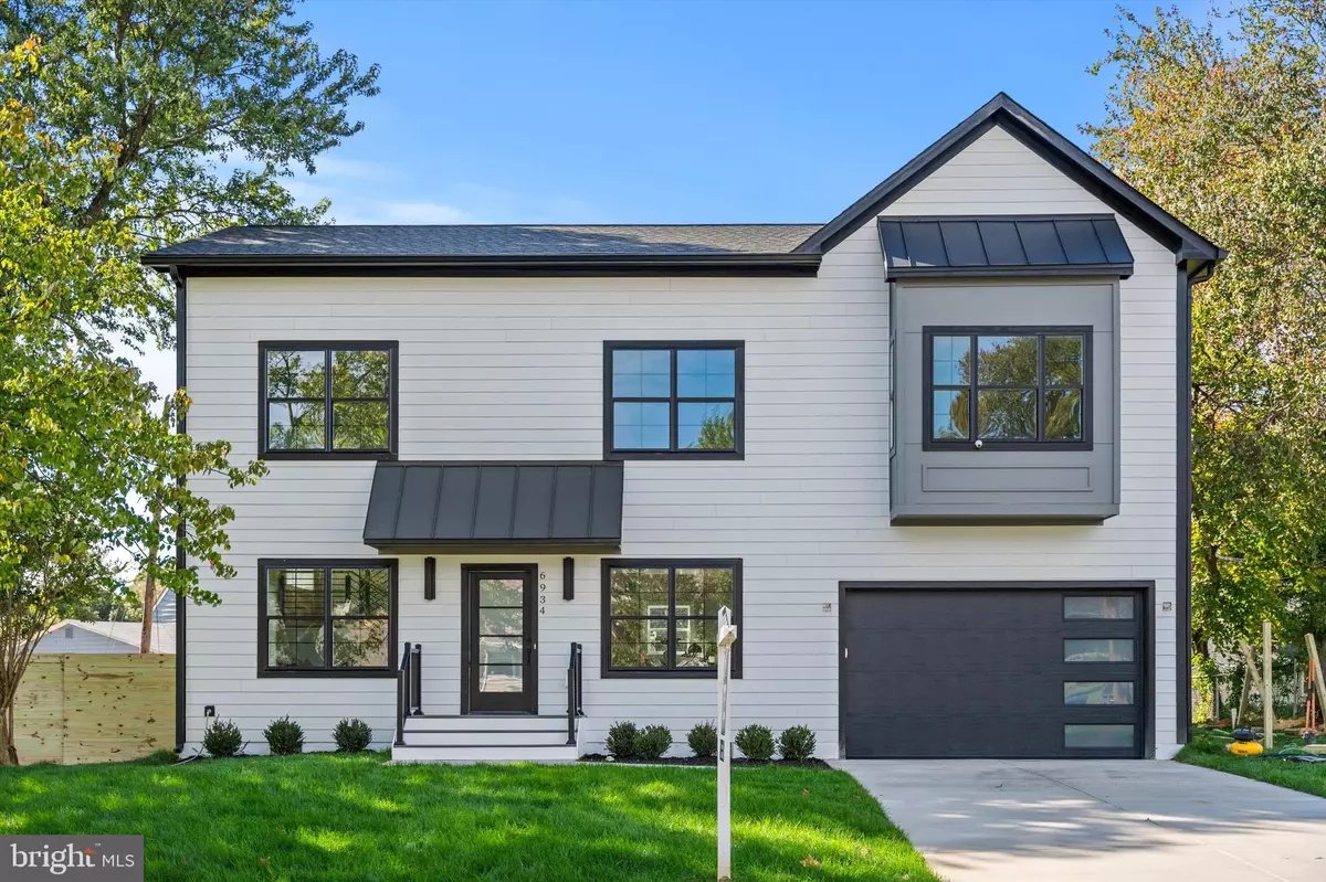 Alexandria, VA 22307,6934 COLUMBIA DR