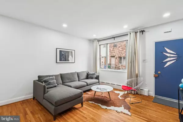 Philadelphia, PA 19145,1827 S ROSEWOOD ST