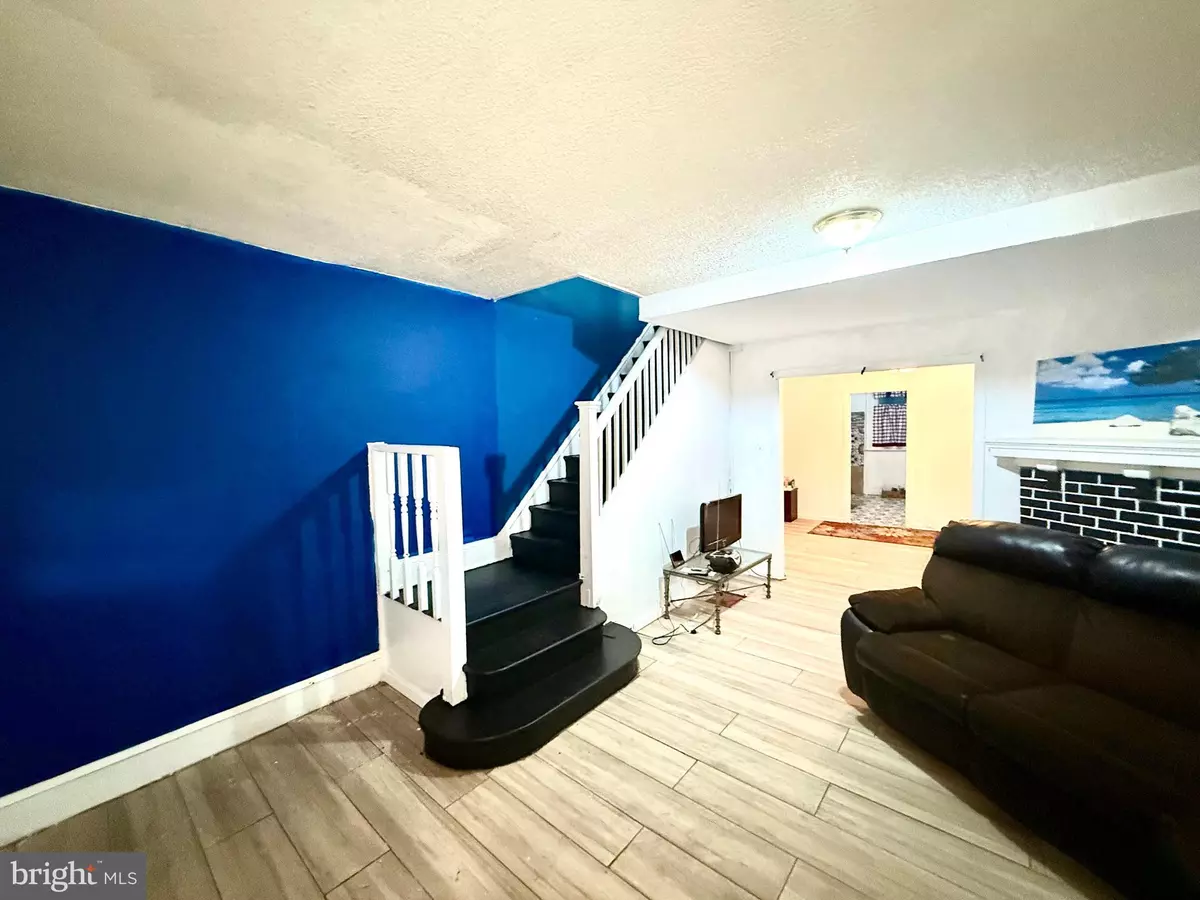 Philadelphia, PA 19141,5230 N WARNOCK ST