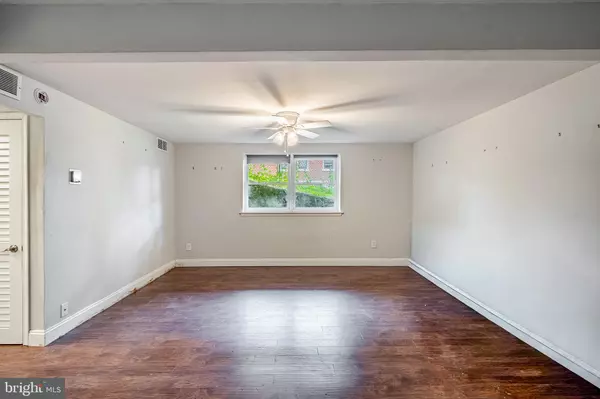 West Grove, PA 19390,117 RAILROAD AVE #10