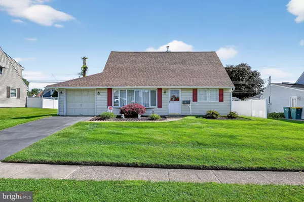 10 HYBRID RD,  Levittown,  PA 19056