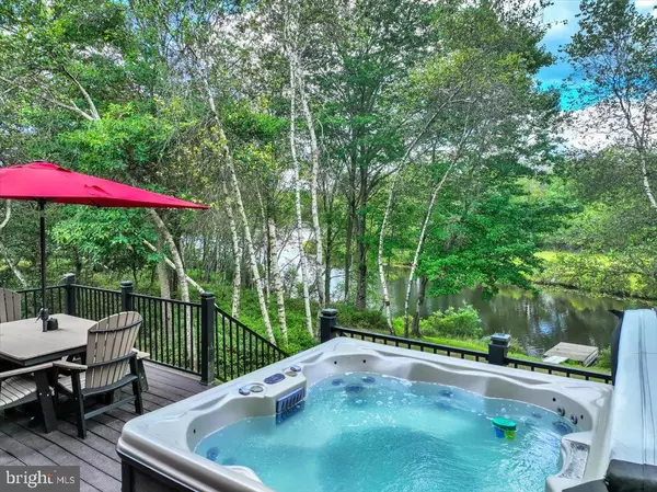 Long Pond, PA 18334,255 CEDAR DR