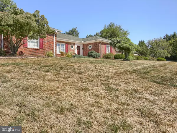 Harrisburg, PA 17112,4102 CRESTVIEW RD