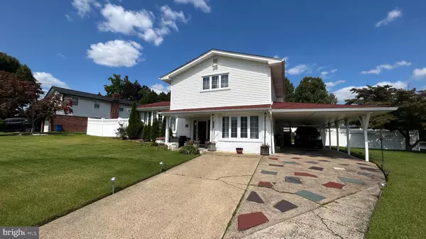 Philadelphia, PA 19115,121 KINGFIELD RD