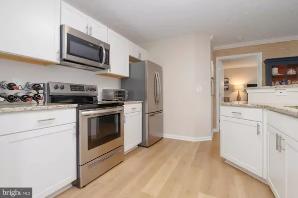 Perry Hall, MD 21128,18 BROOK FARM CT #F