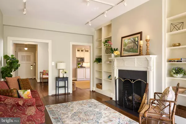 Baltimore, MD 21210,221 STONY RUN LN #J2