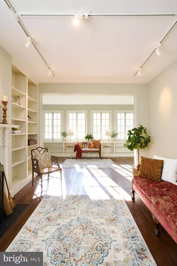 Baltimore, MD 21210,221 STONY RUN LN #J2