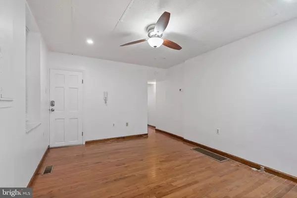 Philadelphia, PA 19147,626 CARPENTER ST #1