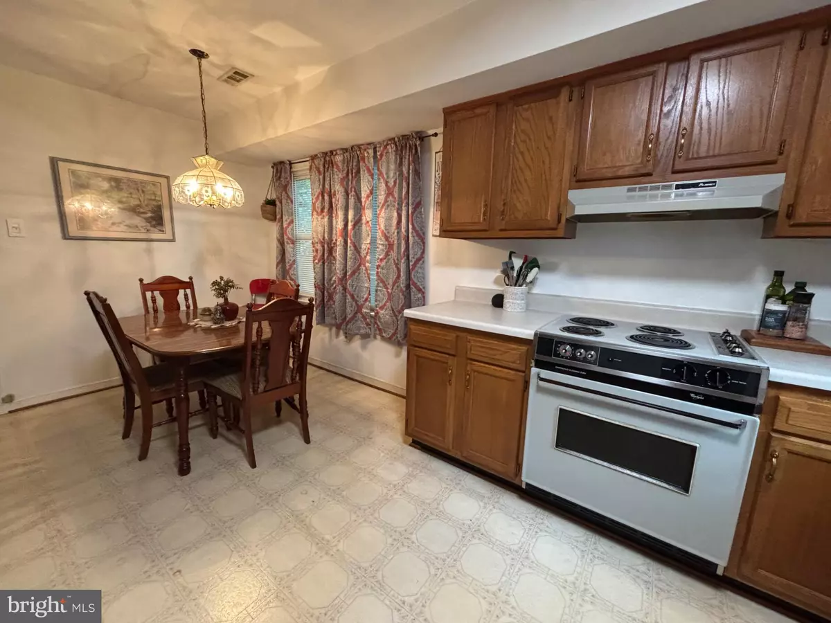 Glen Allen, VA 23060,9728 COUNTRY WAY RD