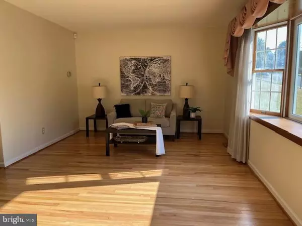 Arbutus, MD 21227,5205 LARLIN RD