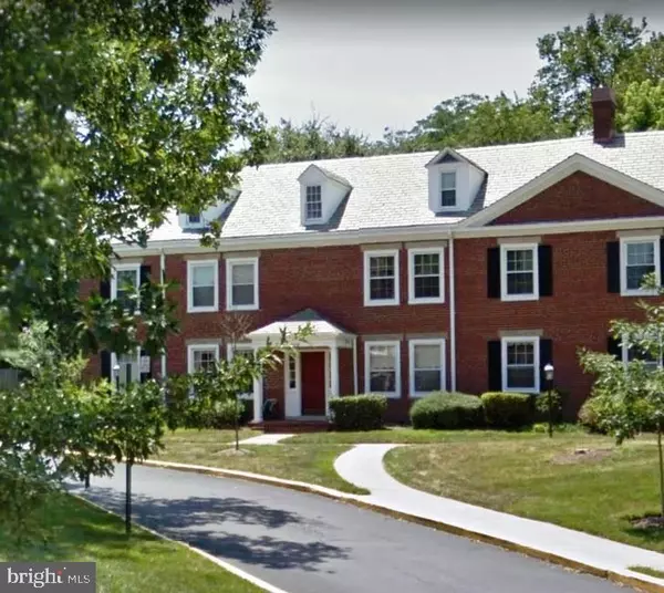 3279 S STAFFORD ST #B1, Arlington, VA 22206