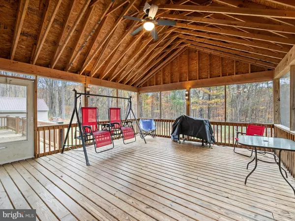 Lost City, WV 26810,556 HIGHVIEW RD