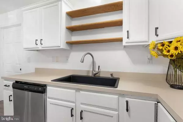 New Oxford, PA 17350,106 BILLERBECK ST