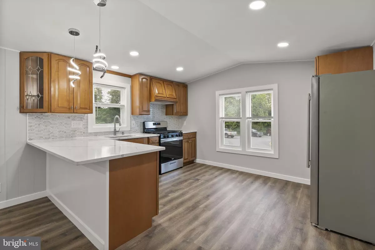 Brooklyn Park, MD 21225,635 SUNSET STRIP