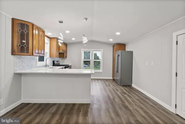 Brooklyn Park, MD 21225,635 SUNSET STRIP