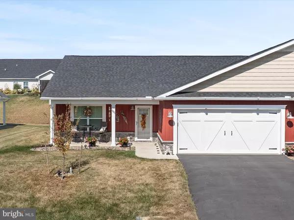665 DRIPPING SPRING DR, Hedgesville, WV 25427