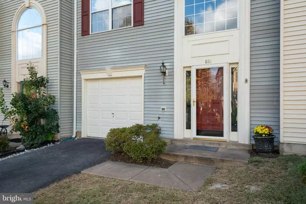 Leesburg, VA 20175,881 TALL OAKS SQ SE